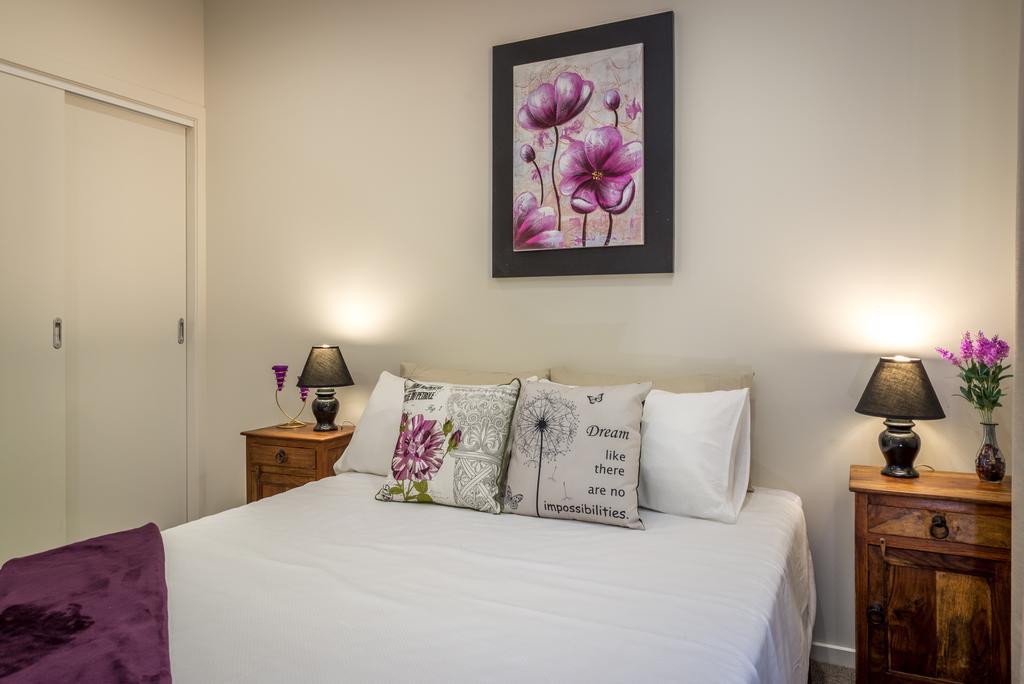 Babbling Brook Retreat Villa Limpinwood Phòng bức ảnh